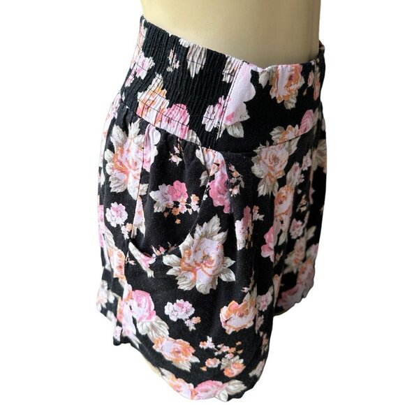 Talula Shorts Women's Size M Bohemian Festival‎ Black Floral Design Pockets - Picture 2 of 9